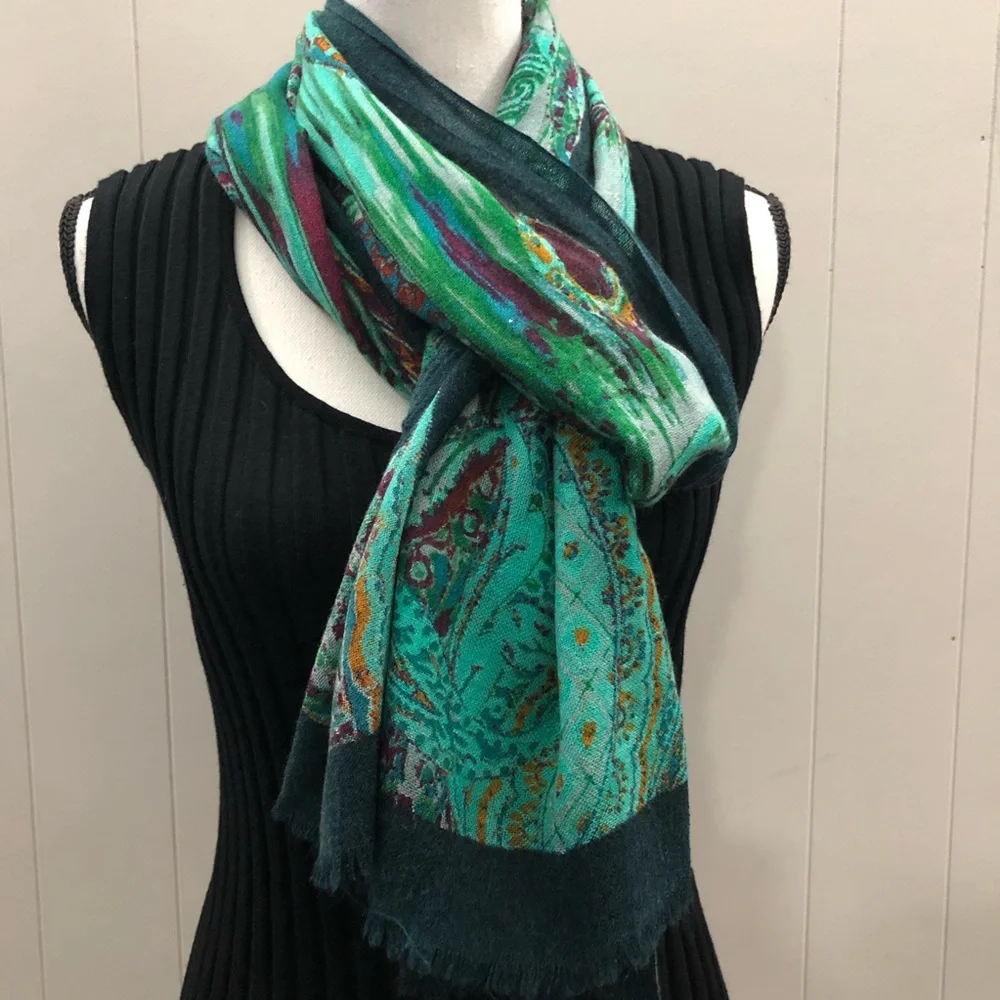 Lightweight Green Paisley Blanket Scarf/Wrap/Shawl - Picture 9 of 15